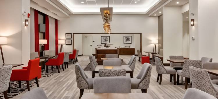 大草原城希尔顿欢朋套房酒店(Hampton Inn & Suites by Hilton-Grande Prairie, Alberta)图片