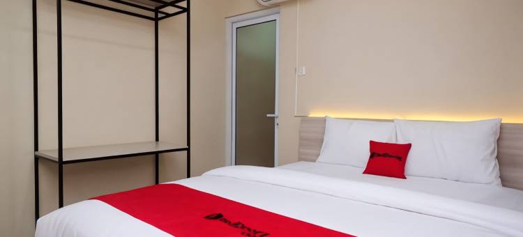 贾加尔索罗红多兹普拉斯酒店(RedDoorz Plus Near RS Jih Solo)图片