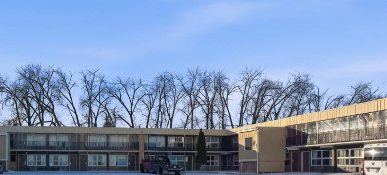 OYO 近魔鬼湖地区机场的魔鬼湖旅馆(Devils Lake Inn by OYO Near Devils Lake Regional Airport)图片