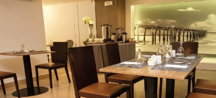 巴拿马城中心通过阿根廷华美达酒店(Ramada by Wyndham Panama Centro Via Argentina)图片