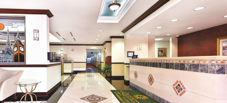 圣彼得堡东北拉昆塔温德姆套房酒店(La Quinta Inn & Suites by Wyndham St. Petersburg Northeast)图片