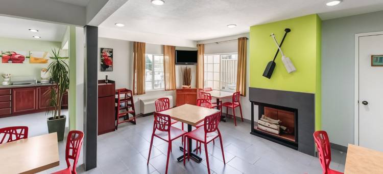 开普拓拉海滨凯艺套房酒店(Quality Inn & Suites Capitola by the Sea)图片