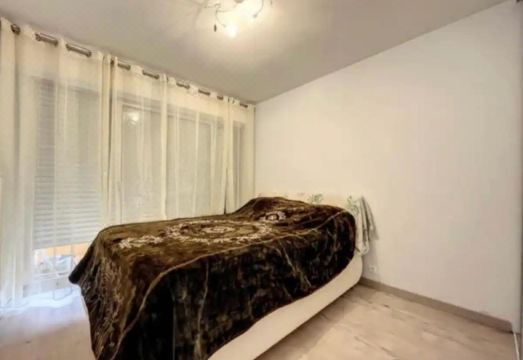 Apartment in the city center and close to the Parc Des Expositions Hotel Overview