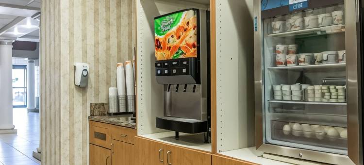 棕榈沙漠I-10号舒适套房酒店(Comfort Suites Palm Desert I-10)图片