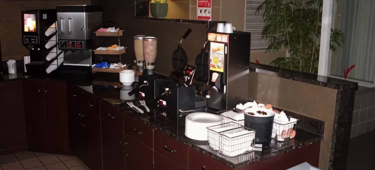 法戈卡蒙套房酒店(C'Mon Inn & Suites Fargo)图片