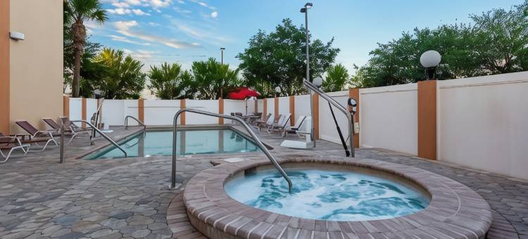 舒适套房酒店-坦帕机场北(Comfort Suites Tampa Airport North)图片