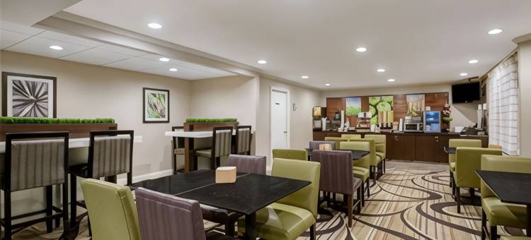 克利夫兰马其顿拉昆塔温德姆套房酒店(La Quinta Inn & Suites by Wyndham Cleveland Macedonia)图片