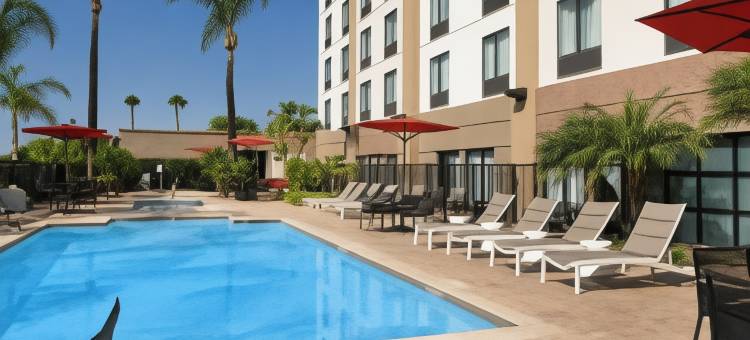 阿纳海姆加登格罗夫欢朋套房酒店(Hampton Inn & Suites Anaheim Garden Grove)图片