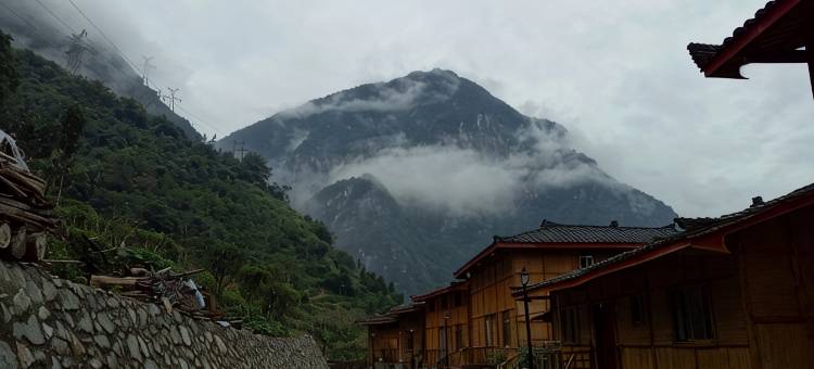 宝兴雪山人家46号客栈图片