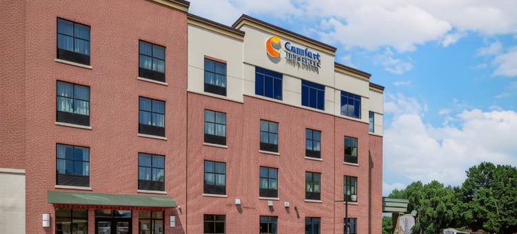 马凯特康福特酒店及套房 - 普雷里杜钦(Comfort Inn & Suites Marquette - Prairie du Chien)图片