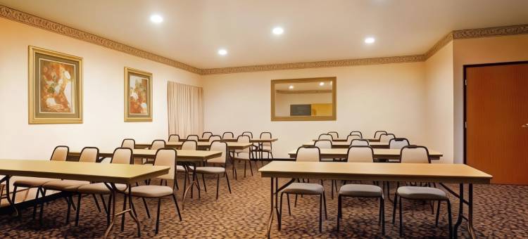智选假日套房酒店芝加哥 - 利伯蒂维尔(Holiday Inn Express & Suites Chicago-Libertyville)图片