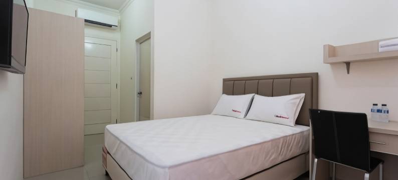 红门酒店-近西罗亚卡拉瓦奇(RedDoorz Plus near Siloam Karawaci)图片