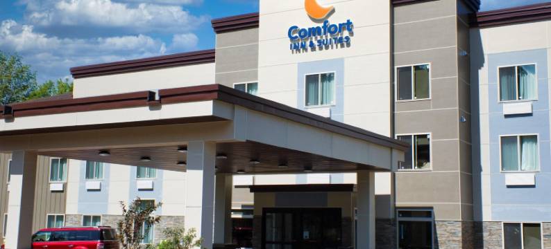 的因特拉克湖前舒适酒店(Comfort Inn & Suites Munising-Lakefront)图片