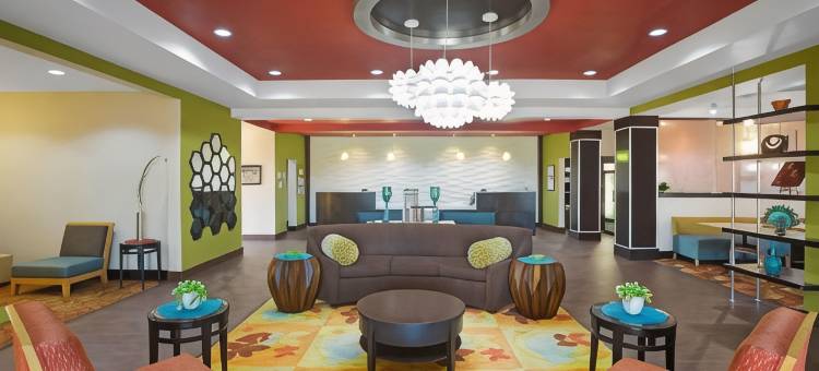 皮索尔拉昆塔温德姆套房酒店(La Quinta Inn & Suites by Wyndham Pearsall)图片