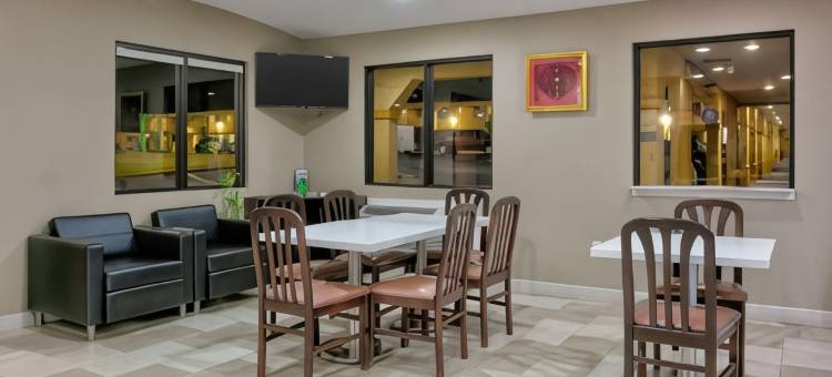 帕勒斯坦温德姆速 8 酒店(Super 8 by Wyndham Palestine TX)图片