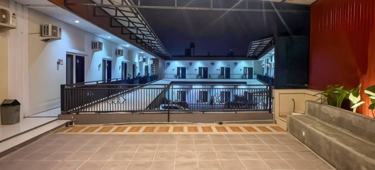 红多兹酒店-近打横锡利旺吉大学(RedDoorz Near Universitas Siliwangi Tasikmalaya)图片