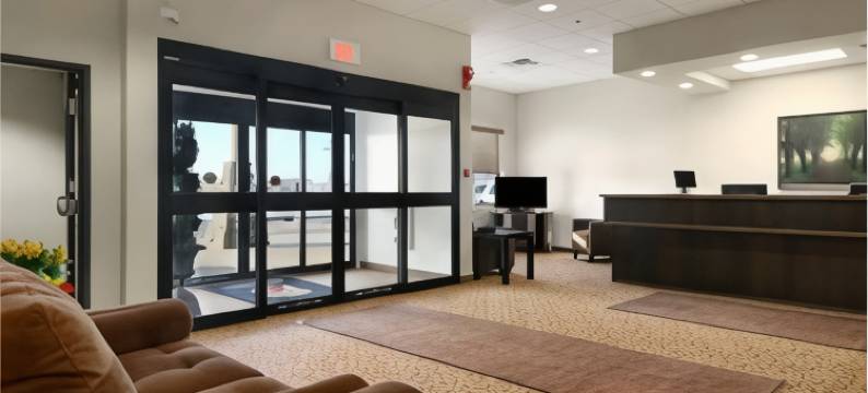 因尼斯费尔速8酒店(Super 8 by Wyndham Innisfail)图片