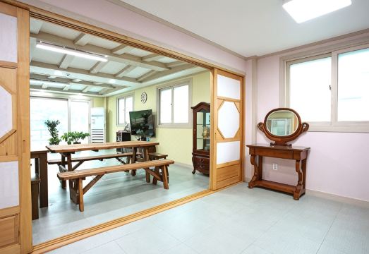 Gyeongju Palms Pension Hotel Overview