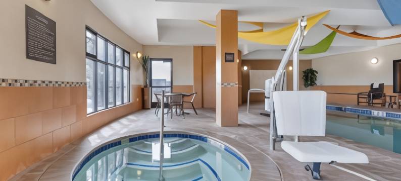 布赖顿丹佛东北医疗中心舒适套房酒店(Comfort Inn & Suites Brighton Denver NE Medical Center)图片