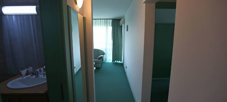 斯拉蒂纳公园华美达酒店(Ramada by Wyndham Slatina Parc)图片