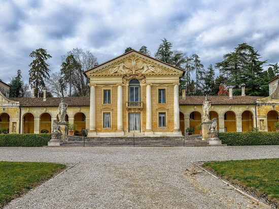 进步乡村与酒屋