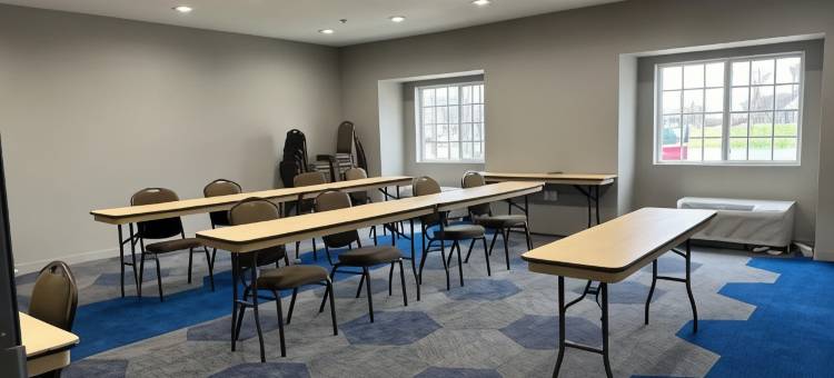 曼切斯特温迈诺特麦客达套房酒店(Microtel Inn & Suites by Wyndham Manchester)图片