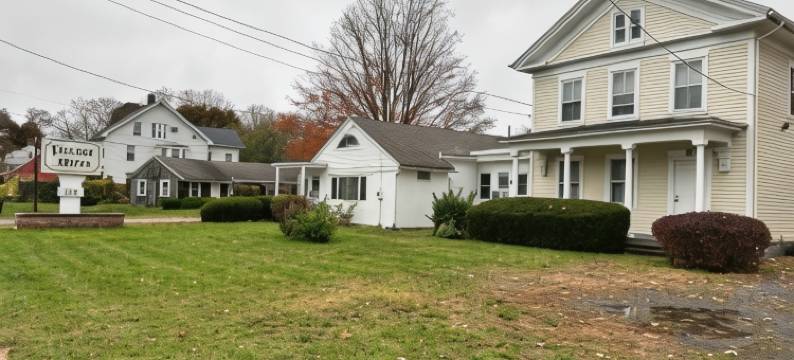 OYO克林顿村汽车旅馆(Village Motel)图片