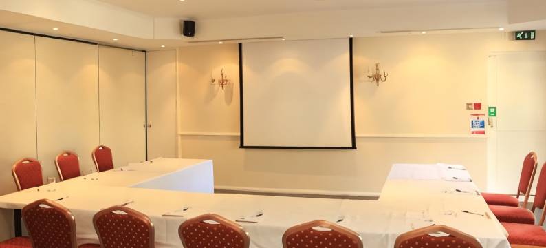 魔鬼的磨砺酒店(The Devil's Punchbowl Hotel)图片