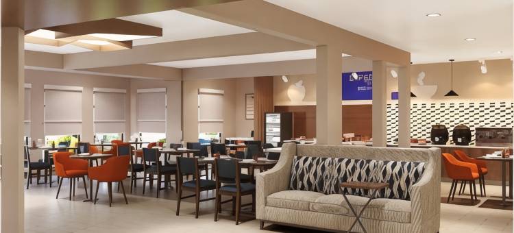 雷丁北智选假日酒店, IHG旗下(Holiday Inn Express Redding North, an IHG Hotel)图片