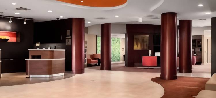 沃尔蒙茅斯海滨企业公园万怡酒店(Courtyard Wall at Monmouth Shores Corporate Park)图片