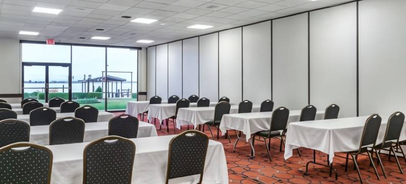 磨塞斯克湖滨贝斯特韦斯特优质酒店(Best Western Plus Lake Front Hotel)图片