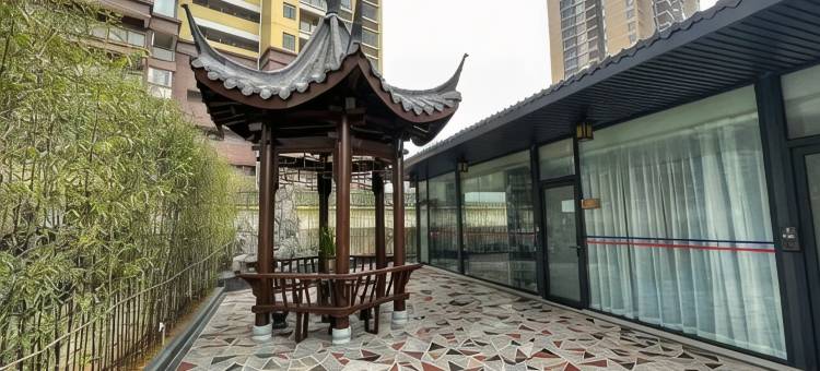 芳菲四月酒店图片