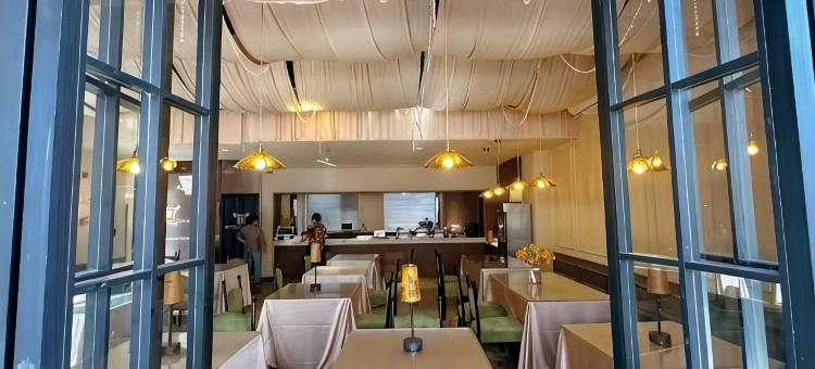 里屋轻住酒店(绵阳西南科技大学店)图片