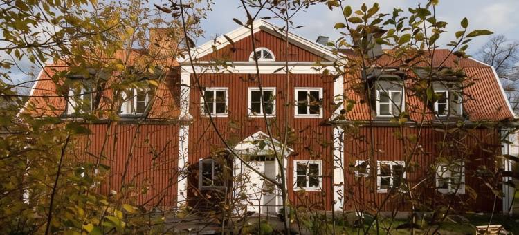 红色避风港小屋酒店(Red Haven Cottage)图片