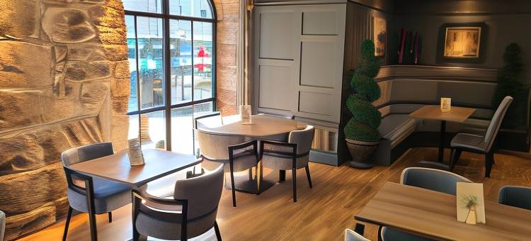 皇家神庙套房公寓式酒店(Royal Athenaeum Suites)图片