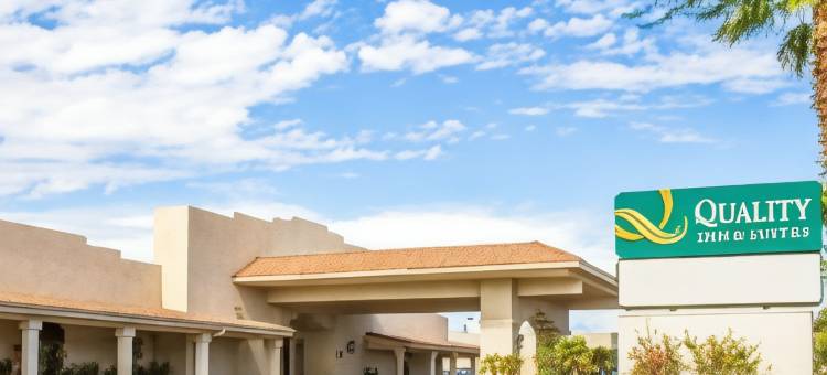 哈瓦苏湖城凯艺套房酒店(Quality Inn & Suites Lake Havasu City)图片