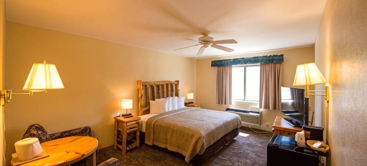 麦奇诺市布里奇维尤速8酒店(Super 8 by Wyndham Bridgeview of Mackinaw City)图片