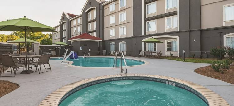 亚历山德里亚机场拉昆塔温德姆套房酒店(La Quinta Inn & Suites by Wyndham Alexandria Airport)图片