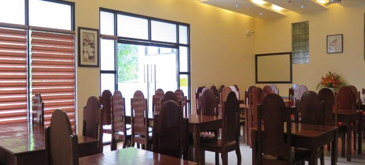 罗维克观光酒店(Rovic's Tourist Hotel)图片