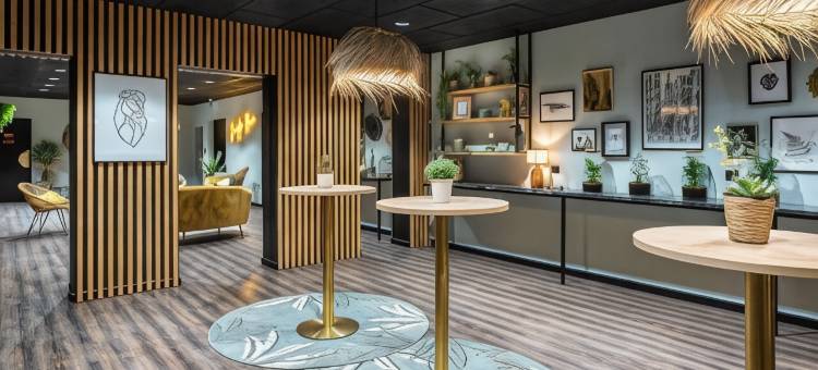 永河畔拉罗什中心美居酒店(Hôtel Mercure la Roche-Sur-Yon Centre)图片