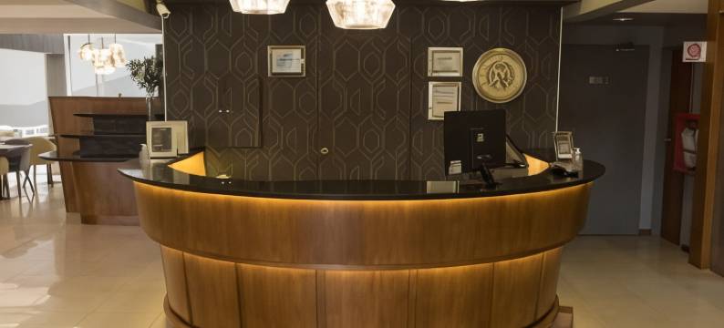 城市级别酒店(Urbana Class Hotel)图片