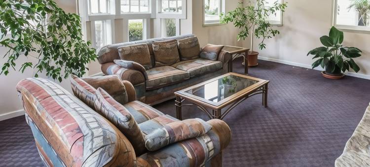 罗德威河滨套房酒店(Rodeway Inn and Suites on the River)图片