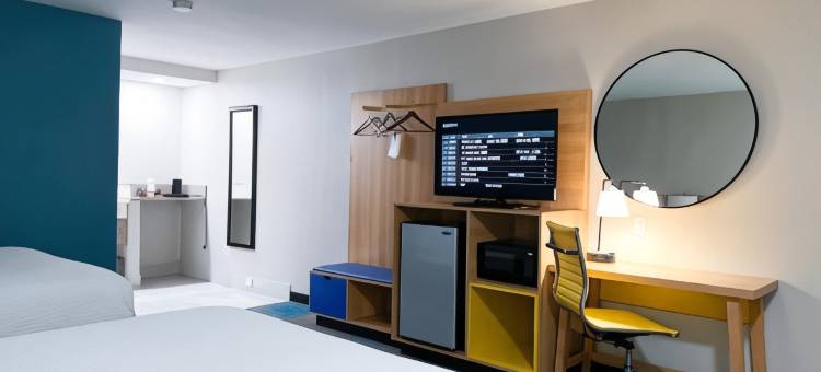 圣罗莎戴斯套房酒店(Days Inn & Suites by Wyndham Santa Rosa)图片