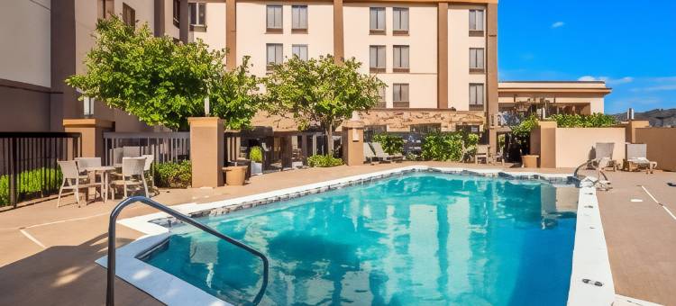 威奇托机场西贝斯特韦斯特优质酒店(Best Western Plus Wichita West Airport Inn)图片