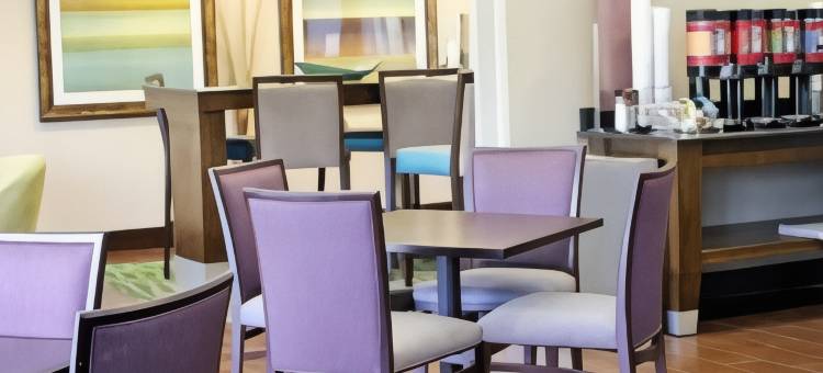 欢朋坦帕洛基泊因酒店(Hampton Inn Tampa-Airport/Rocky Point)图片