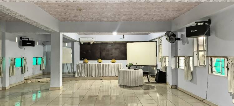 Hotel O Surya酒店靠近Taman Anggrek Pkk Watansoppeng(Hotel O Surya HotelNearTaman Anggrek Pkk Watansoppeng)图片