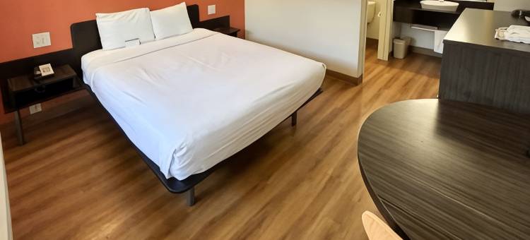 Studio 6套房 - 加州河边(Studio 6 Suites - Riverside, CA - South)图片