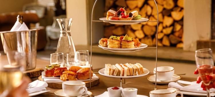 伯福德桥酒店的星期天博克斯希尔(Sunday Box Hill Burford Bridge Hotel)图片