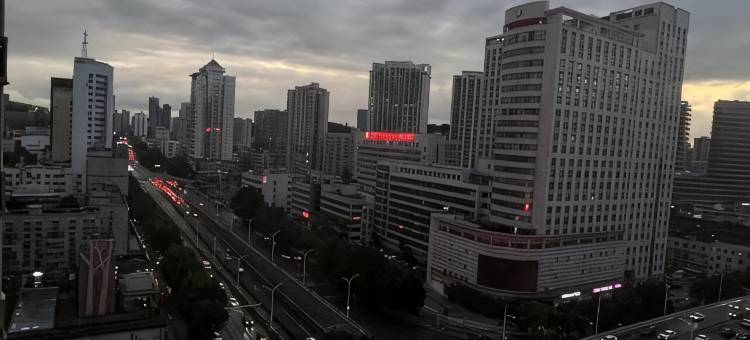 武汉住住侠青年旅社(街道口地铁站店)图片