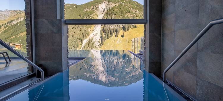 瓦尔斯纯粹度假村(AlpenParks Hotel & Apartment Arlberg Warth Mit Pool)图片